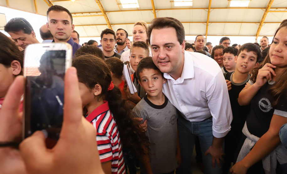 O governador Carlos Massa Ratinho Junior inaugurou nesta quinta-feira (4), em Guarapuava, região central do Paraná, as novas sedes dos colégios estaduais Leni Marlene Jacob e Professor Pedro Carli.  Foto: Rodrigo Felix Leal/ANPr