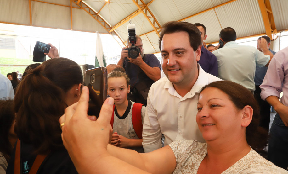 O governador Carlos Massa Ratinho Junior inaugurou nesta quinta-feira (4), em Guarapuava, região central do Paraná, as novas sedes dos colégios estaduais Leni Marlene Jacob e Professor Pedro Carli.  Foto: Rodrigo Felix Leal/ANPr