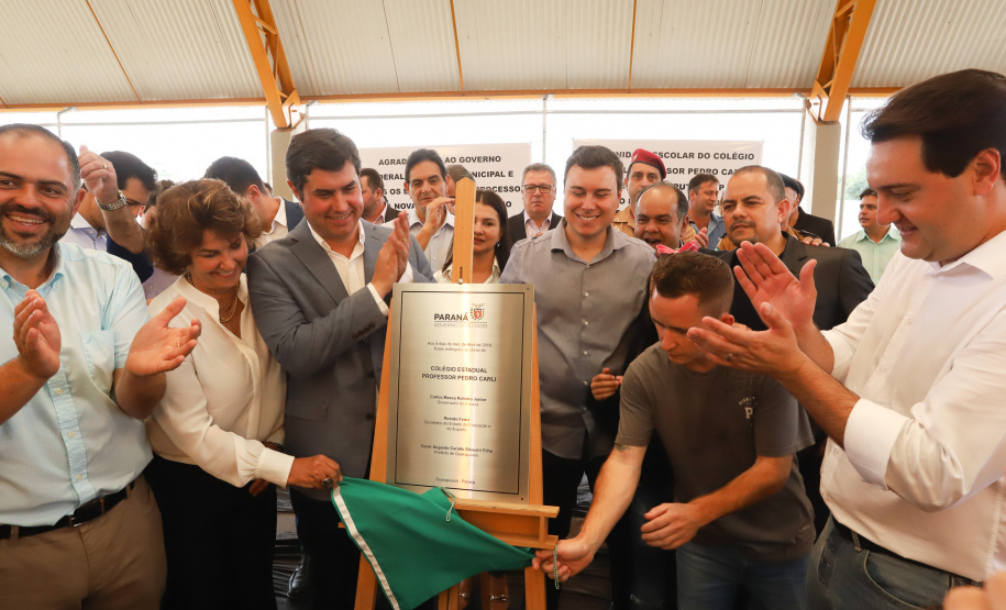 O governador Carlos Massa Ratinho Junior inaugurou nesta quinta-feira (4), em Guarapuava, região central do Paraná, as novas sedes dos colégios estaduais Leni Marlene Jacob e Professor Pedro Carli.  Foto: Rodrigo Felix Leal/ANPr