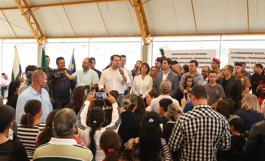 O governador Carlos Massa Ratinho Junior inaugurou nesta quinta-feira (4), em Guarapuava, região central do Paraná, as novas sedes dos colégios estaduais Leni Marlene Jacob e Professor Pedro Carli.  Foto: Rodrigo Felix Leal/ANPr