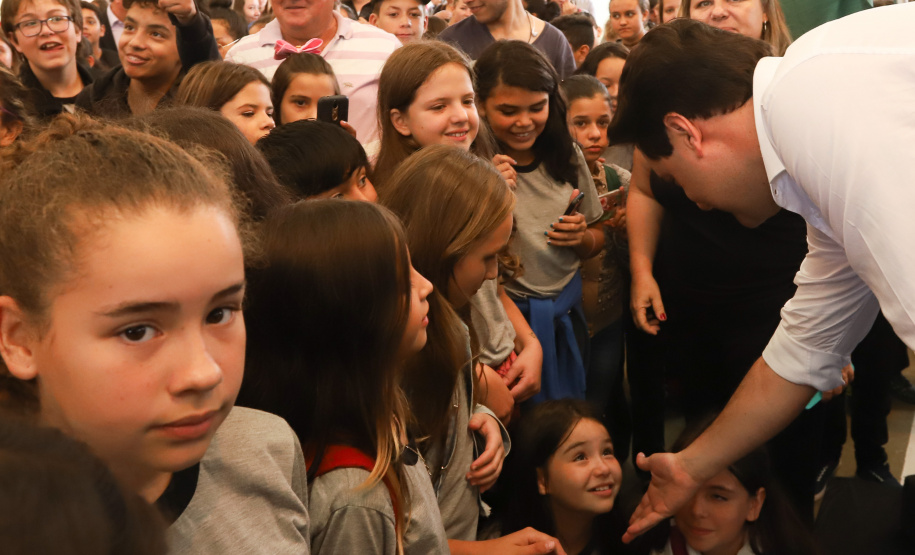 O governador Carlos Massa Ratinho Junior inaugurou nesta quinta-feira (4), em Guarapuava, região central do Paraná, as novas sedes dos colégios estaduais Leni Marlene Jacob e Professor Pedro Carli.  Foto: Rodrigo Felix Leal/ANPr