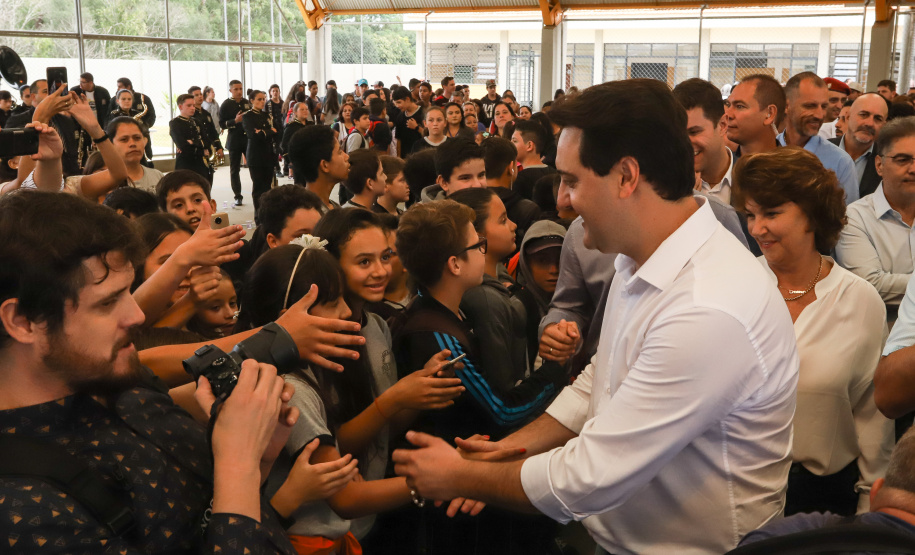 O governador Carlos Massa Ratinho Junior inaugurou nesta quinta-feira (4), em Guarapuava, região central do Paraná, as novas sedes dos colégios estaduais Leni Marlene Jacob e Professor Pedro Carli.  Foto: Rodrigo Felix Leal/ANPr