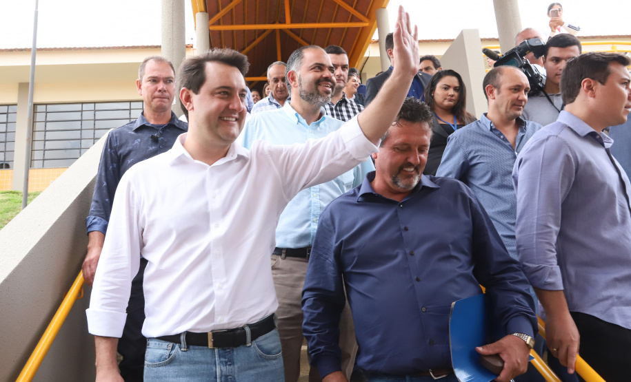 O governador Carlos Massa Ratinho Junior inaugurou nesta quinta-feira (4), em Guarapuava, região central do Paraná, as novas sedes dos colégios estaduais Leni Marlene Jacob e Professor Pedro Carli.  Foto: Rodrigo Felix Leal/ANPr