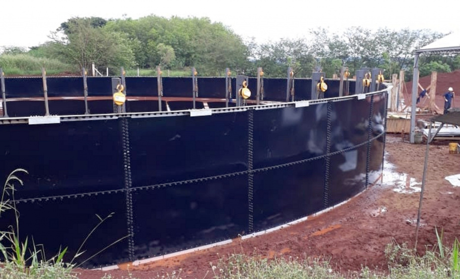 Duas novas estações de tratamento de esgoto implantadas pela Sanepar no Oeste do Estado atendem à diretriz da empresa de modernizar o sistema de coleta e tratamento com alternativas mais eficientes. A estação de Santa Helena será concluída em maio e a do Rio Toledo, que atende 65 mil pessoas da região Sul da cidade, já está em operação. Foto: Divulgação Sanepar
