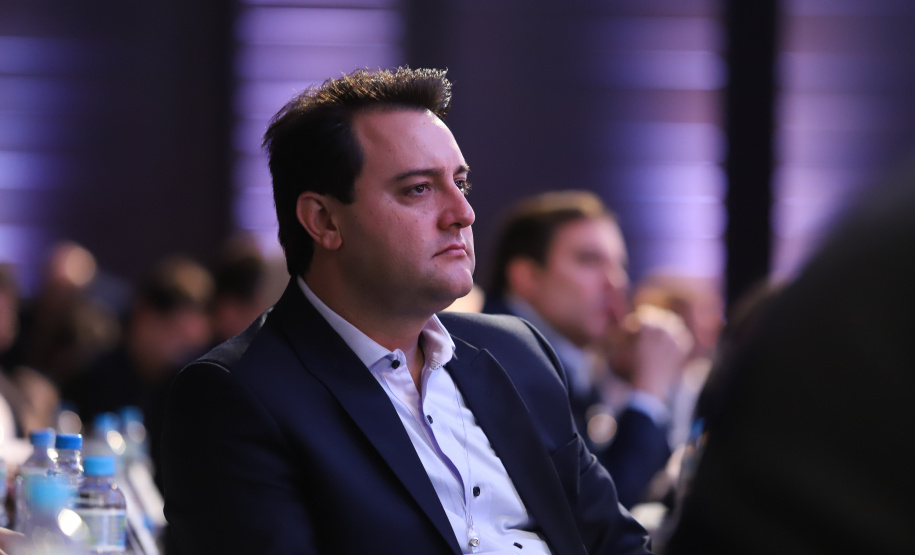 O governador Carlos Massa Ratinho Junior apresentou a empresários e investidores reunidos em Campos do Jordão (SP) para o 18° Fórum Empresarial do Lide o novo modelo de concessões e parcerias público-privadas do Paraná, além do planejamento do Estado para a próxima década. Foto: Rodrigo Felix Leal/ANPr