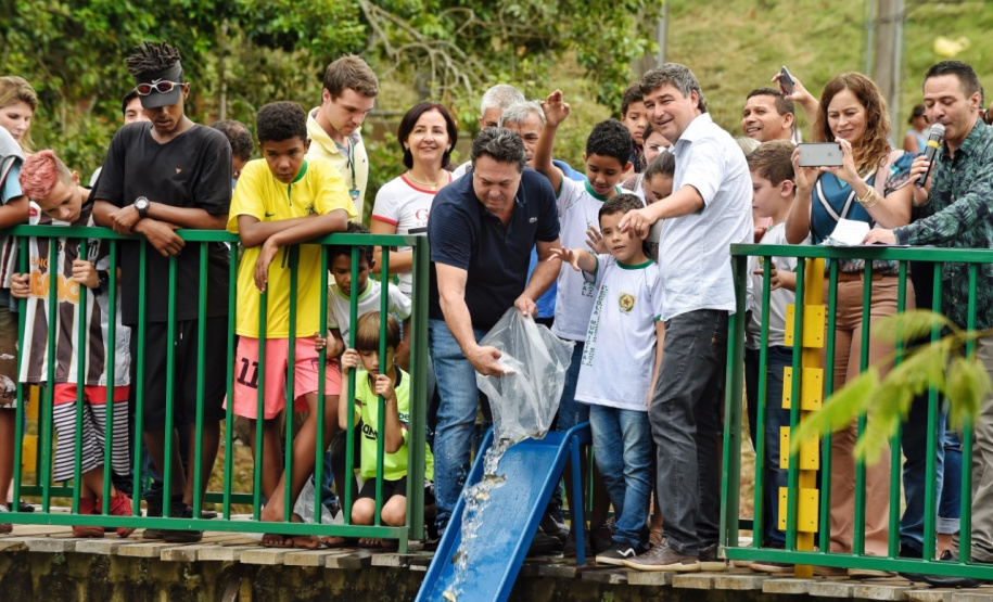 O secretário do Desenvolvimento Sustentável e Turismo, Márcio Nunes, participou, no último sábado (06), da reinauguração do Bosque Municipal "André Ricardo da Silva", em Terra Boa. Durante o evento também houve ações do Programa "Educação Ambiental para Bacias Hidrográficas"  -  Terra Boa, 06/04/2019  -  Foto: Dênis Ferreira Netto/SEDEST