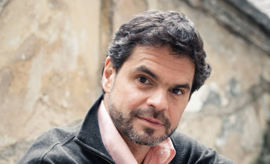 Rodrigo Lacerda participa do projeto Um Escritor na Biblioteca em abril. Foto: Renato Parada/Divulgação BPP