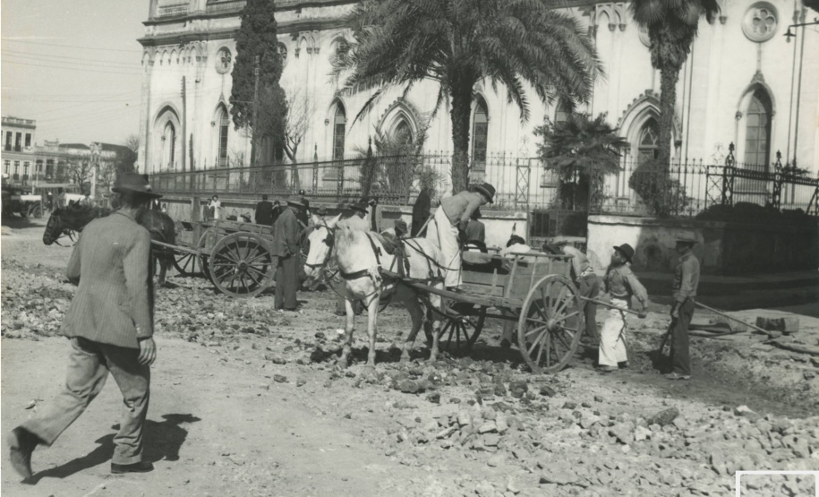 Para celebrar o 326º aniversário da capital paranaense, o Museu da Imagem e do Som do Paraná (MIS/PR) promove até junho a exposição "Revisitando Curitiba", com uma seleção de 28 imagens do acervo da instituição que retratam o cotidiano da cidade e suas transformações em várias épocas.  -  Curitiba, 09/04/2019  -  Foto: Divulgação MIS/PR