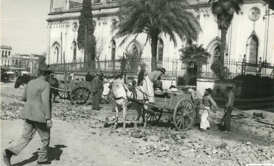 Para celebrar o 326º aniversário da capital paranaense, o Museu da Imagem e do Som do Paraná (MIS/PR) promove até junho a exposição "Revisitando Curitiba", com uma seleção de 28 imagens do acervo da instituição que retratam o cotidiano da cidade e suas transformações em várias épocas.  -  Curitiba, 09/04/2019  -  Foto: Divulgação MIS/PR