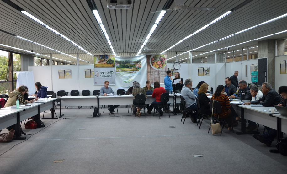 Representantes do Conselho Estadual de Segurança Alimentar e Nutricional (Consea/PR) reuniram-se nos dias 8 e 9 de abril para debater o desenvolvimento de políticas públicas para o setor e o modelo da Conferência Estadual de Segurança Alimentar e Nutricional 2019, agendada para os dias 4 e 5 de agosto.  -  Curitiba, 10/04/2019  -  Foto: Divulgação SESA