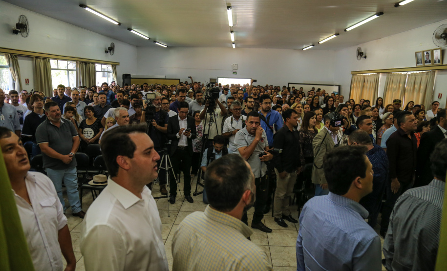 O governador Carlos Massa Ratinho Junior  assina ordem de serviço para construção de Escola em Mauá da Serra nesta quarta-feira (10).  Mauá da Serra, 10/04/2019 -  Foto: Geraldo Bubniak/ANPr