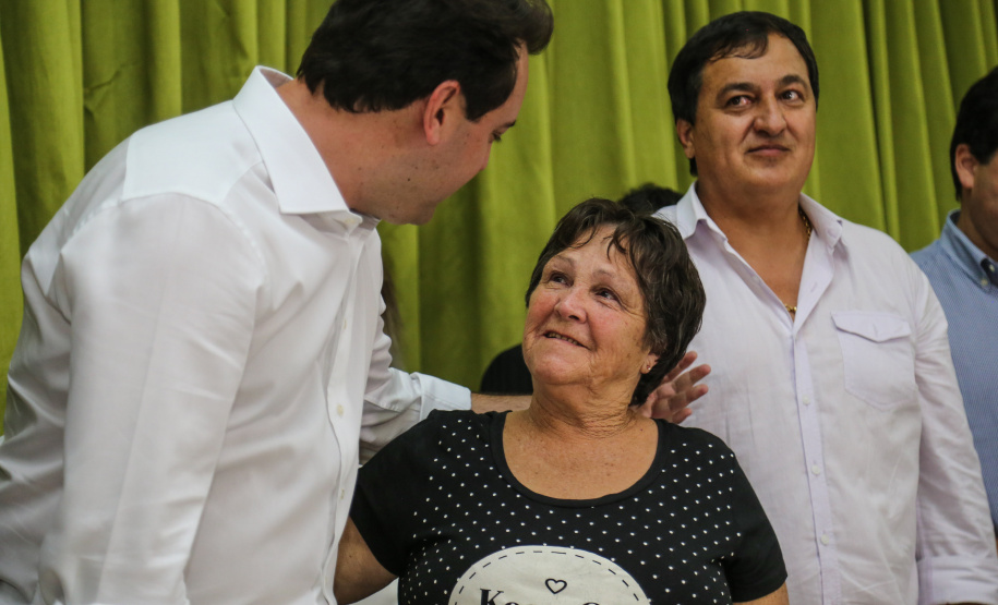 O governador Carlos Massa Ratinho Junior  assina ordem de serviço para construção de Escola em Mauá da Serra nesta quarta-feira (10).  Mauá da Serra, 10/04/2019 -  Foto: Geraldo Bubniak/ANPr