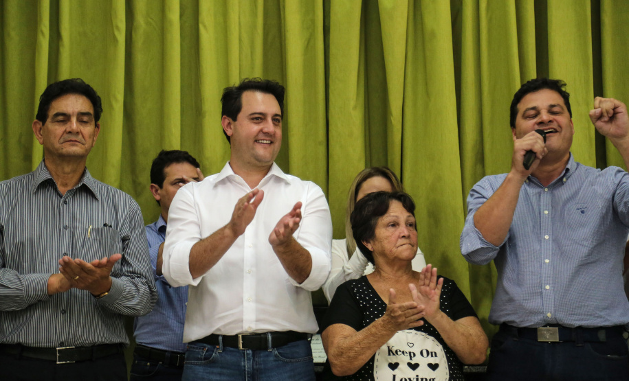 O governador Carlos Massa Ratinho Junior  assina ordem de serviço para construção de Escola em Mauá da Serra nesta quarta-feira (10).  Londrina, 10/04/2019 -  Foto: Geraldo Bubniak/ANPr