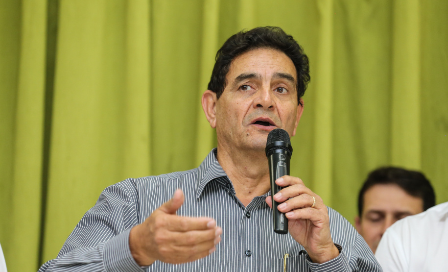 O governador Carlos Massa Ratinho Junior  assina ordem de serviço para construção de Escola em Mauá da Serra nesta quarta-feira (10).  Londrina, 10/04/2019 -  Foto: Geraldo Bubniak/ANPr