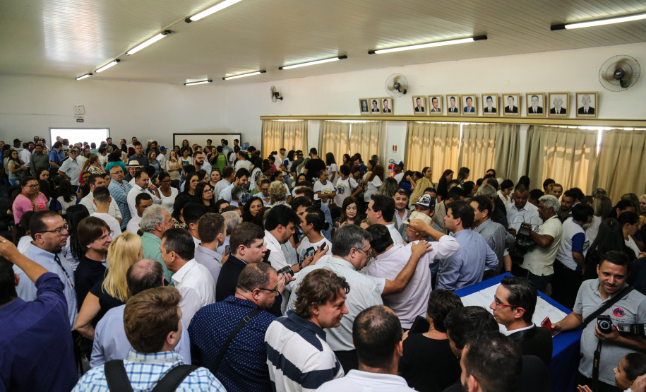 O governador Carlos Massa Ratinho Junior  assina ordem de serviço para construção de Escola em Mauá da Serra nesta quarta-feira (10).  Londrina, 10/04/2019 -  Foto: Geraldo Bubniak/ANPr