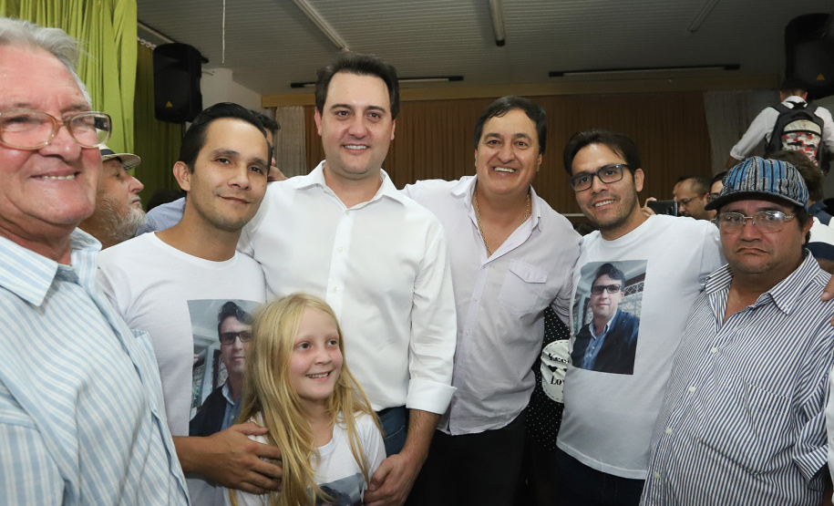 O município de Mauá da Serra, no Vale do Ivaí, ganhará uma nova escola estadual. O governador Carlos Massa Ratinho Junior esteve no município nesta quarta-feira (10) para assinar a ordem de serviço para a construção do Colégio Estadual Vilson Miranda, que terá capacidade para 840 estudantes. O investimento é de R$ 5 milhões.  -  Mauá da Serra, 10/04/2019  -  Foto: Rodrigo Félix Leal/ANPr