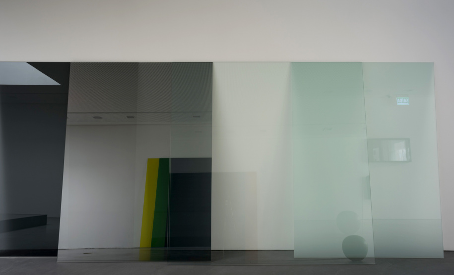 ESPELHO NO ESPELHO, Exposicao do Artista Carlos Fajardo no Instituto Ling,  com curadoria de Henrique  Xavier. Visitacao 10 maio a 05 de agosto em Porto Alegre, RS