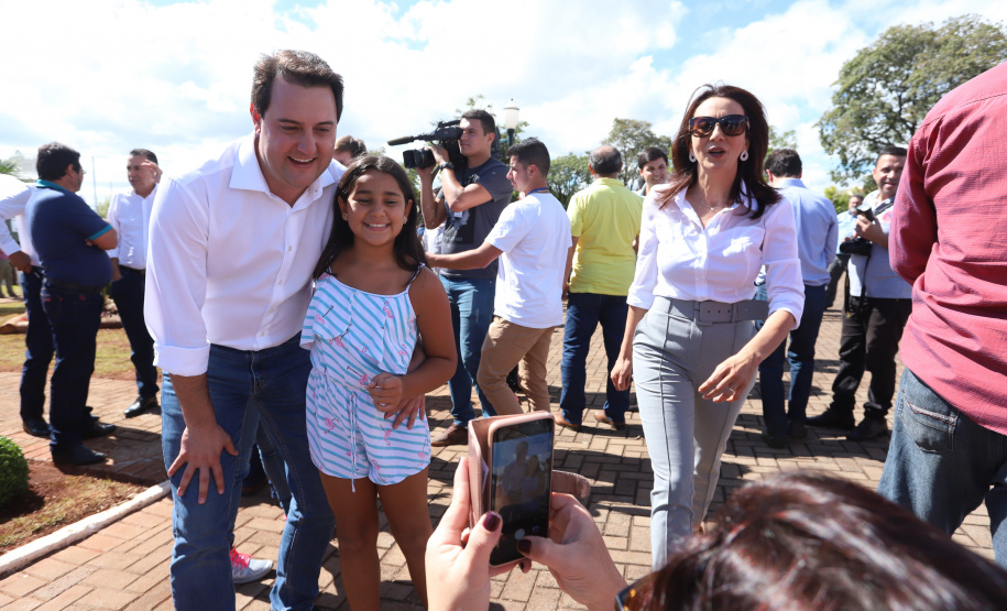 A população de Faxinal, no Vale do Ivaí, ganhou nesta quarta-feira (10)  o espaço Meu Campinho, destinado à prática de atividades de esporte e de lazer, principalmente para crianças e adolescentes