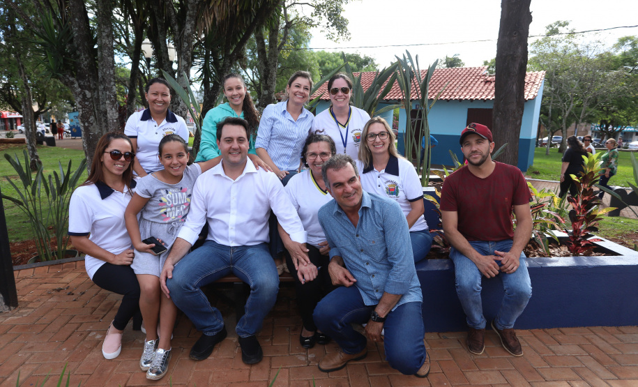 A população de Faxinal, no Vale do Ivaí, ganhou nesta quarta-feira (10)  o espaço Meu Campinho, destinado à prática de atividades de esporte e de lazer, principalmente para crianças e adolescentes