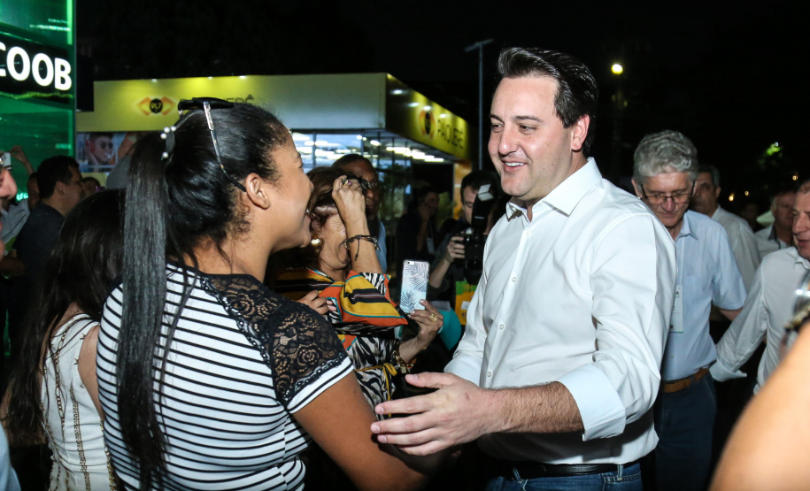 O governador Carlos Massa Ratinho Junior assina ato que instala o Governo na Expolondrina nesta quarta-feira (10). Londrina, 10/04/2019 - Foto: Geraldo Bubniak/ANPr