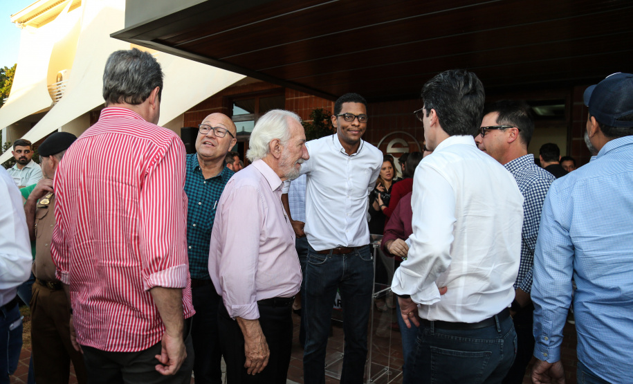 O governador Carlos Massa Ratinho Junior assina ato que instala o Governo na Expolondrina nesta quarta-feira (10). Londrina, 10/04/2019 - Foto: Geraldo Bubniak/ANPr