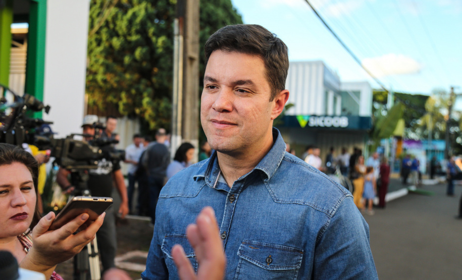 O governador Carlos Massa Ratinho Junior assina ato que instala o Governo na Expolondrina nesta quarta-feira (10). Na foto, o secretário chefe da Casa Civil, Guto Silva. - Londrina, 10/04/2019 - Foto: Geraldo Bubniak/ANPr
