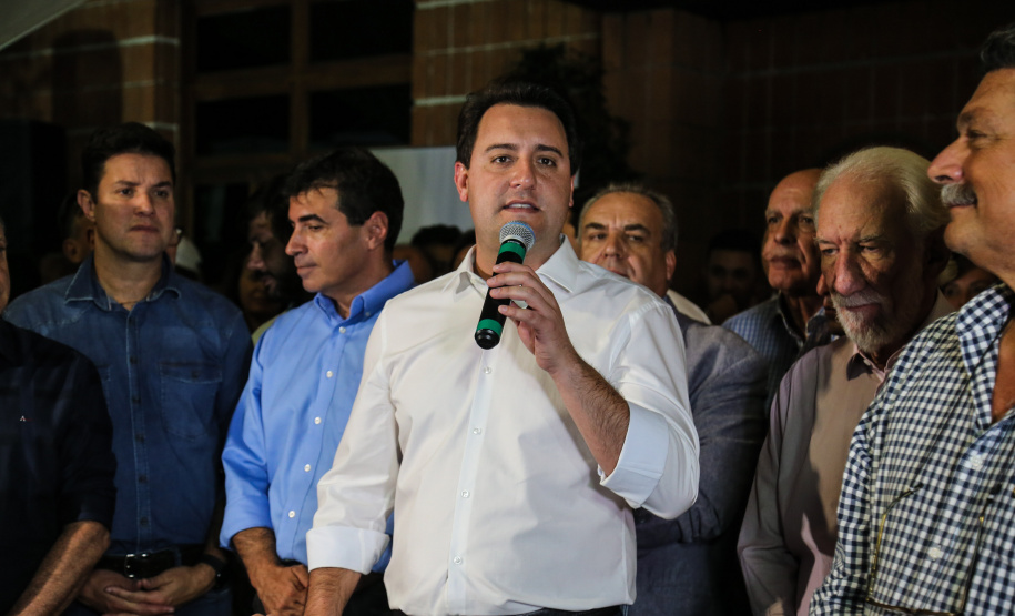 O governador Carlos Massa Ratinho Junior assina ato que instala o Governo na Expolondrina nesta quarta-feira (10). Londrina, 10/04/2019 - Foto: Geraldo Bubniak/ANPr