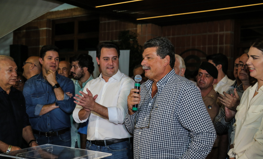 O governador Carlos Massa Ratinho Junior assina ato que instala o Governo na Expolondrina nesta quarta-feira (10). Londrina, 10/04/2019 - Foto: Geraldo Bubniak/ANPr
