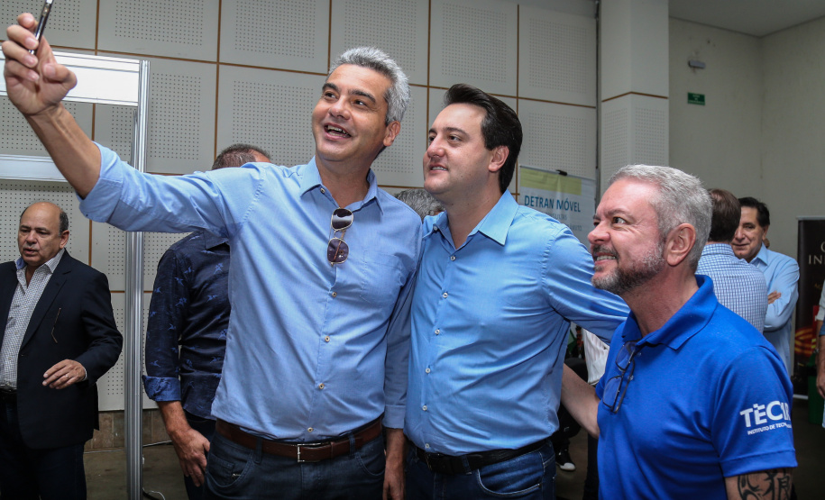 O governador Carlos Massa Ratinho Junior participa de coletiva na Expolondrina nesta quarta-feira (10). Londrina, 10/04/2019 - Foto: Geraldo Bubniak/ANPr