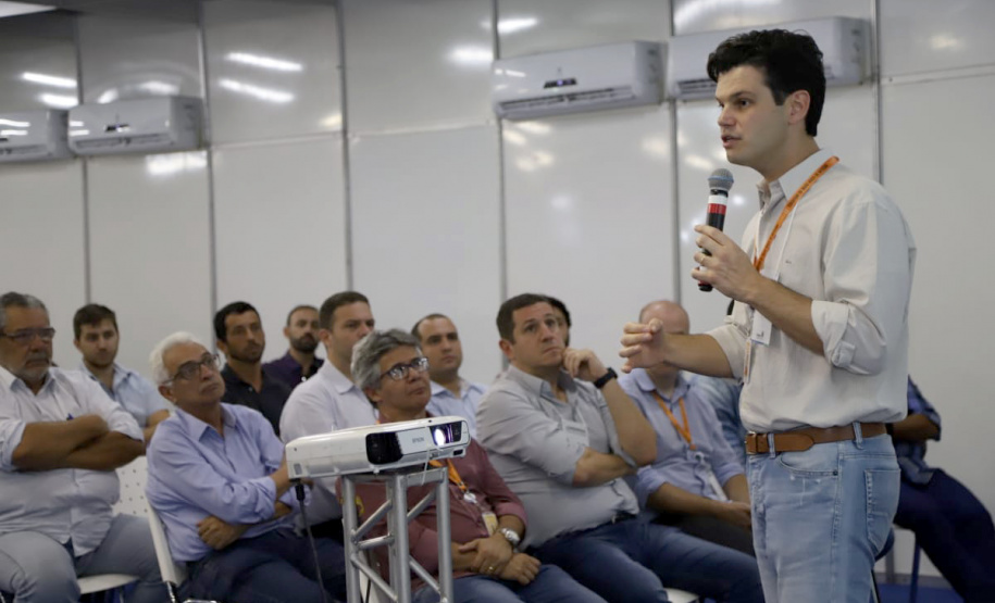 A Copel vai investir R$ 227 milhões em obras e novos empreendimentos somente na região Norte do Estado. O número foi apresentado pelo presidente da Copel, Daniel Pimentel Slaviero (foto), e pelo diretor de Distribuição, Maximiliano Orfali, em reunião com empresários nesta quinta (11), em Londrina.  -  Londrina, 11/04/2019  -  Foto: Divulgação Copel