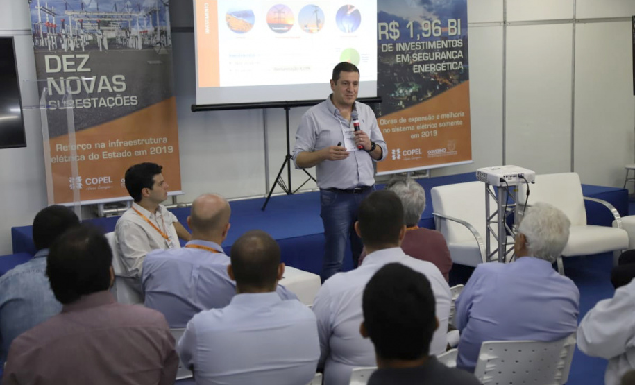 A Copel vai investir R$ 227 milhões em obras e novos empreendimentos somente na região Norte do Estado. O número foi apresentado pelo presidente da Copel, Daniel Pimentel Slaviero, e pelo diretor de Distribuição, Maximiliano Orfali (foto), em reunião com empresários nesta quinta (11), em Londrina.  -  Londrina, 11/04/2019  -  Foto: Divulgação Copel