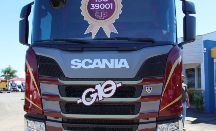 Uma empresa do ramo de transportes rodoviários sediada em Maringá é a segunda instituição do país a receber a Certificação do Sistema de Gestão de Segurança Viária (ISO 39001), normativa que busca reduzir as mortes e lesões graves relacionadas a acidentes de trânsito