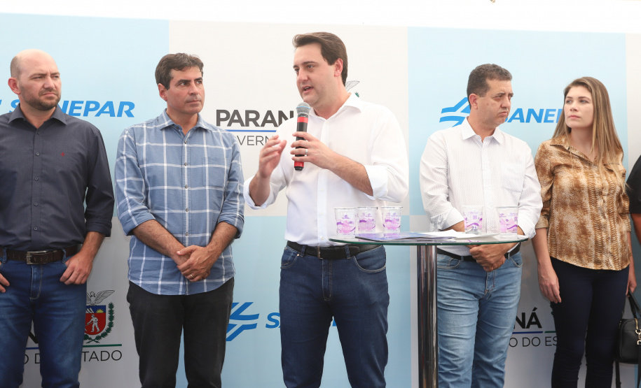 O governador Carlos Massa Ratinho Junior e o presidente da Sanepar, Cláudio Stábile, inauguraram nesta quinta-feira (11) um novo sistema de abastecimento de água em Londrina, capaz de atender quaisquer emergências ou inconstâncias na cidade. Londrina, 11/04/2019 - Foto: Rodrigo Felix Leal/ANPr