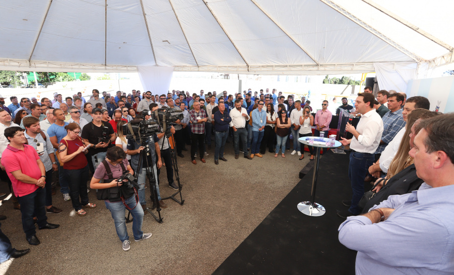 O governador Carlos Massa Ratinho Junior e o presidente da Sanepar, Cláudio Stábile, inauguraram nesta quinta-feira (11) um novo sistema de abastecimento de água em Londrina, capaz de atender quaisquer emergências ou inconstâncias na cidade. Londrina, 11/04/2019 - Foto: Rodrigo Felix Leal/ANPr
