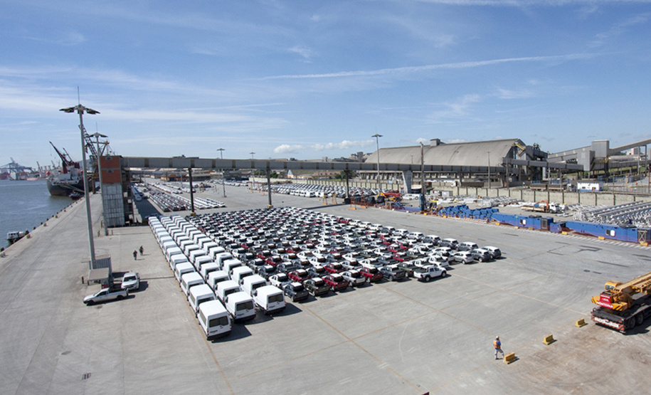 O Porto de Paranaguá terá uma nova área de cerca de 27,5 mil metros quadrados, na faixa primária, destinada à operação de celulose, na extremidade oeste do cais comercial. A Secretaria Nacional de Portos divulgou o edital nesta sexta-feira (112). O investimento previsto é de R$ 103 milhões.  -  Paranaguá, 12/04/2019  -  Foto: Divulgação APPA