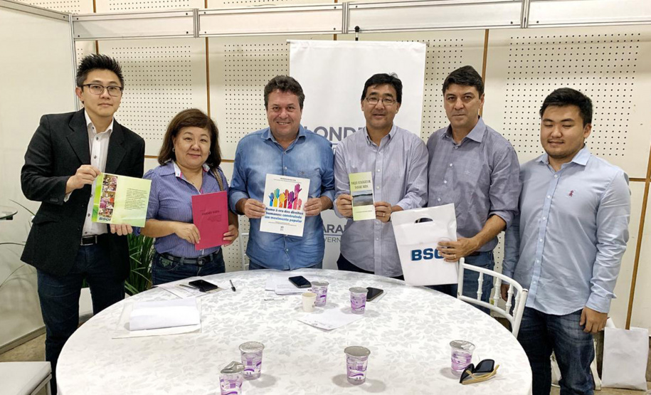 A Secretaria do Desenvolvimento Sustentável e Turismo promoveu nesta semana diversas ações em Londrina, Sertaneja e Centenário do Sul. Houve o plantio de árvores e soltura de peixes, além da Tenda da Sustentabilidade com exposição didática para as crianças e distribuição de materiais de educação ambiental. As ações fazem parte do Programa Educação Ambiental para Bacias Hidrográficas. - Londrina, 11/-4/2019 - Foto: Dênis Ferreira Netto/SEDEST