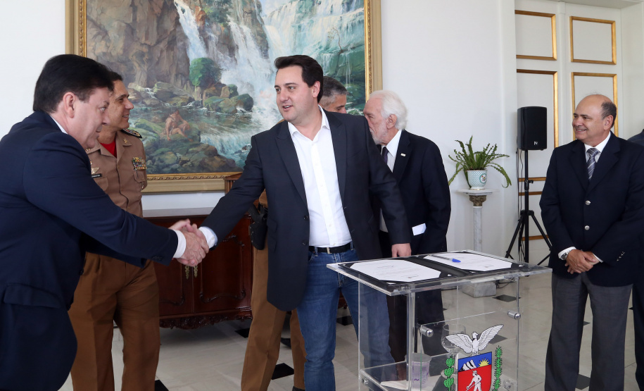 Governador anuncia pagamento das promoções dos praças-militares. -  Curitiba, 15/04/2019  -  Foto de Gilson Abreu ANPr