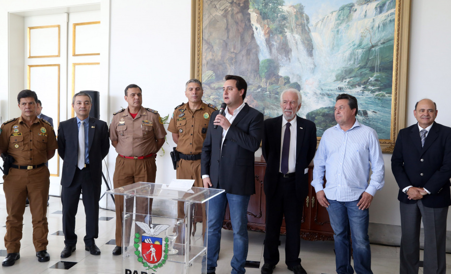 Governador anuncia pagamento das promoções dos praças-militares. -  Curitiba, 15/04/2019  -  Foto de Gilson Abreu ANPr