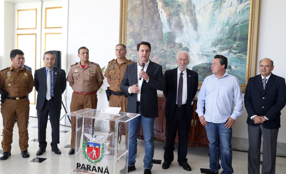 Governador anuncia pagamento das promoções dos praças-militares. -  Curitiba, 15/04/2019  -  Foto de Gilson Abreu ANPr