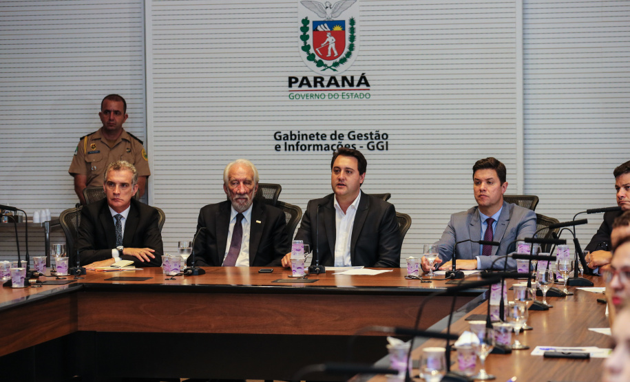 O governador Carlos Massa Ratinho Junior participa nesta segunda-feira (15) de Coletiva de Imprensa com um balanço dos 100 dias de gestão. Curitiba, 15/04/2019 - Foto: Geraldo Bubniak/ANPr