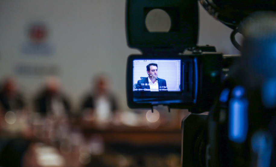 O governador Carlos Massa Ratinho Junior participa nesta segunda-feira (15) de Coletiva de Imprensa com um balanço dos 100 dias de gestão. Curitiba, 15/04/2019 - Foto: Geraldo Bubniak/ANPr