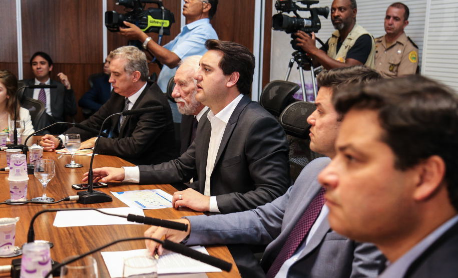 O governador Carlos Massa Ratinho Junior participa nesta segunda-feira (15) de Coletiva de Imprensa com um balanço dos 100 dias de gestão. Curitiba, 15/04/2019 - Foto: Geraldo Bubniak/ANPr