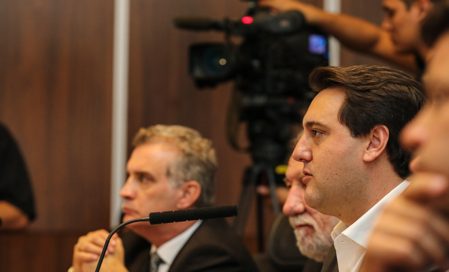 O governador Carlos Massa Ratinho Junior participa nesta segunda-feira (15) de Coletiva de Imprensa com um balanço dos 100 dias de gestão. Curitiba, 15/04/2019 - Foto: Geraldo Bubniak/ANPr