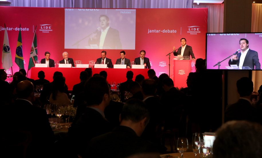 O governador Carlos Massa Ratinho Junior afirmou nesta segunda-feira (15), em encontro com empresários do Lide Paraná, que o Governo do Estado busca investimentos para atingir a meta de 500 mil novos empregos e acabar com bolsões de pobreza que ainda existem algumas cidades.
Foto Gilson Abreu ANPr