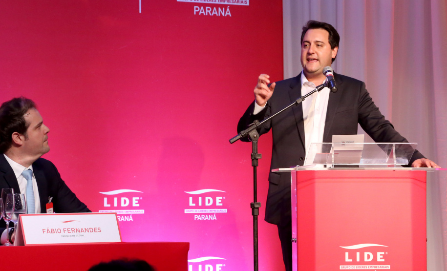 O governador Carlos Massa Ratinho Junior afirmou nesta segunda-feira (15), em encontro com empresários do Lide Paraná, que o Governo do Estado busca investimentos para atingir a meta de 500 mil novos empregos e acabar com bolsões de pobreza que ainda existem algumas cidades.
Foto Gilson Abreu ANPr