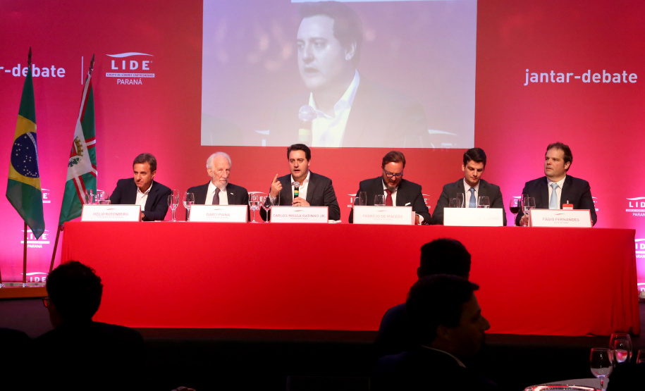 O governador Carlos Massa Ratinho Junior afirmou nesta segunda-feira (15), em encontro com empresários do Lide Paraná, que o Governo do Estado busca investimentos para atingir a meta de 500 mil novos empregos e acabar com bolsões de pobreza que ainda existem algumas cidades.
Foto Gilson Abreu ANPr