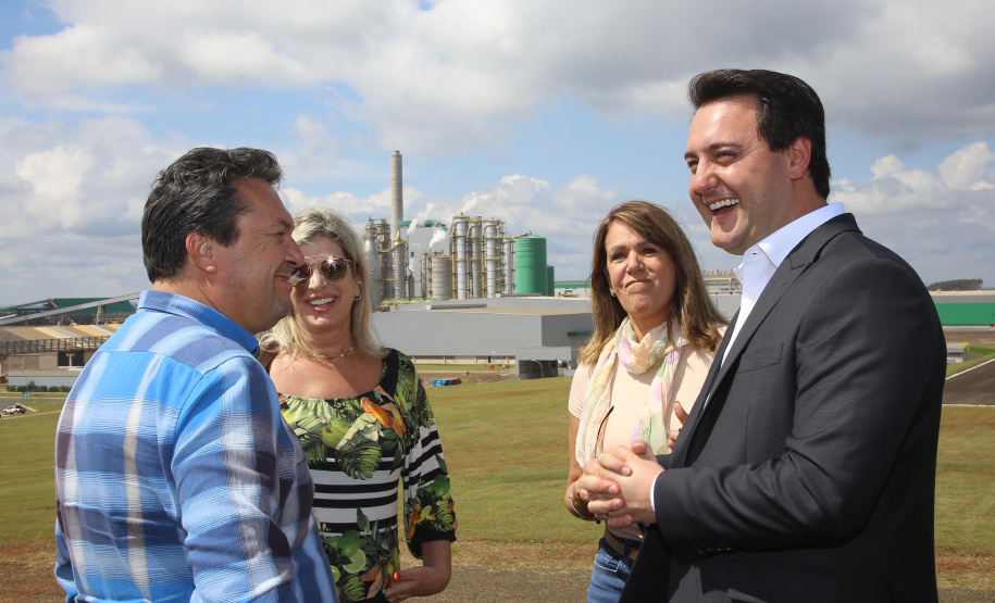 Governador Carlos Massa Ratinho Júnior visita a fábrica da Klabin em Ortigueira, na assinatura de convênio com a empresa e a prefeitura do município para a construção da Escola Técnica de Operação Florestal e Agrícola.  -  Ortigueira, 16/04/2019  -  Foto: Jaelson Lucas/ANPr