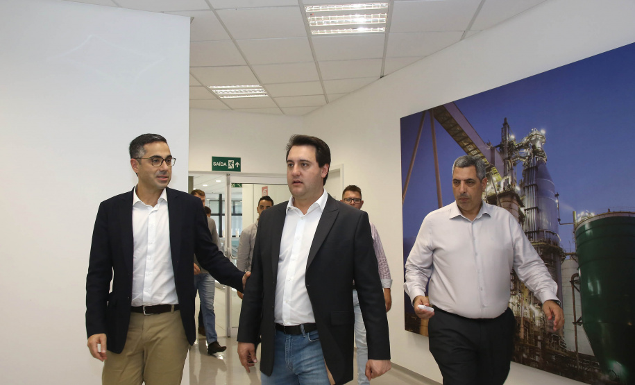 Governador Carlos Massa Ratinho Júnior visita a fábrica da Klabin em Ortigueira, na assinatura de convênio com a empresa e a prefeitura do município para a construção da Escola Técnica de Operação Florestal e Agrícola.  -  Ortigueira, 16/04/2019  -  Foto: Jaelson Lucas/ANPr