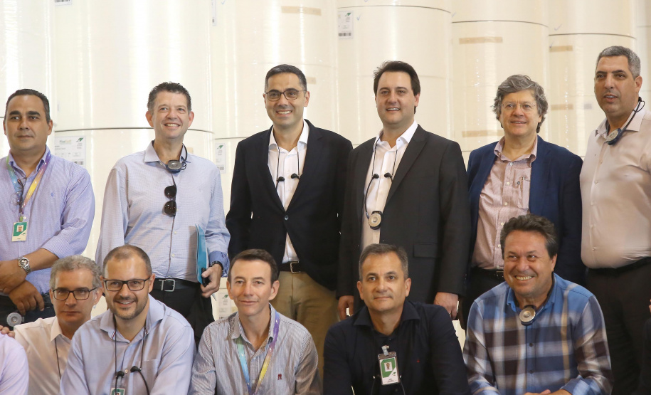 Governador Carlos Massa Ratinho Júnior visita a fábrica da Klabin em Ortigueira, na assinatura de convênio com a empresa e a prefeitura do município para a construção da Escola Técnica de Operação Florestal e Agrícola.  -  Ortigueira, 16/04/2019  -  Foto: Jaelson Lucas/ANPr
