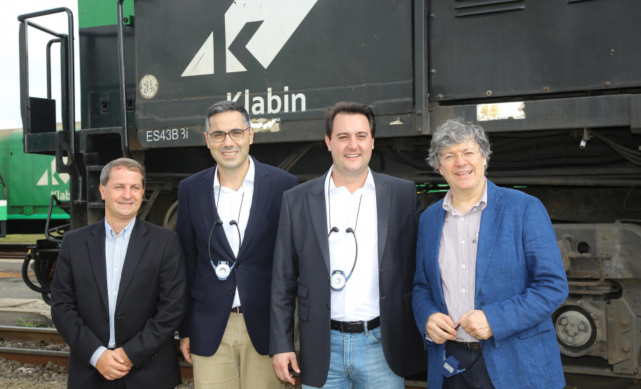 Governador Carlos Massa Ratinho Júnior visita a fábrica da Klabin em Ortigueira, na assinatura de convênio com a empresa e a prefeitura do município para a construção da Escola Técnica de Operação Florestal e Agrícola.  -  Ortigueira, 16/04/2019  -  Foto: Jaelson Lucas/ANPr